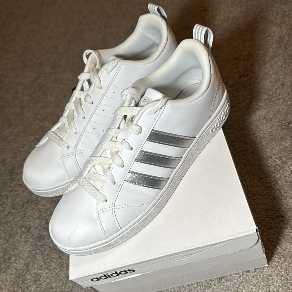Adidas vs advantage sneakers